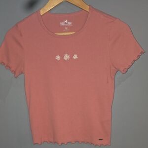 Hollister Coral Short Sleeve Tee with Daisy Embroidery